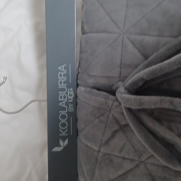 Koolaburra by UGG Gray Soft Quilted Tree Skirt - Picture 5 of 6